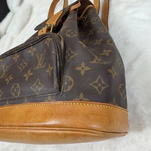 Louis Vuitton Montsouris MM Backpack in Monogram canvas - Picture 4 of 10